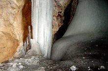 The Focul Viu Cave, Glăvoi , Photo: Tőrös Víg Csaba