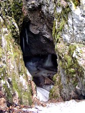The Focul Viu Cave, Glăvoi , Photo: Vasile Gheorghe