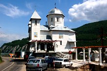 Mraconia monastery, Danube Gorges , Photo: WR
