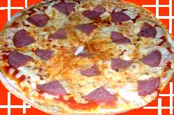 Szalámis pizza, Fotó: WR